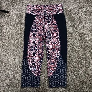 Athleta Women’s Indigo Shores Chaturanga Crop Capri Leggings Size Small